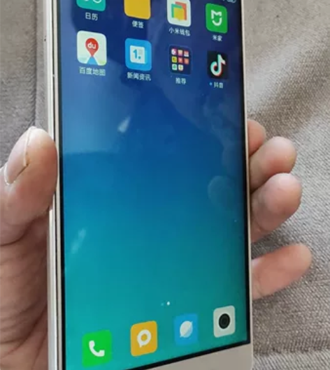 小米max 3+32 大屏看剧神器!外观...