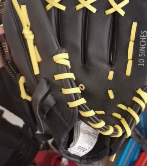 迪卡侬棒球手套全新 感兴趣的话点“我想要”...