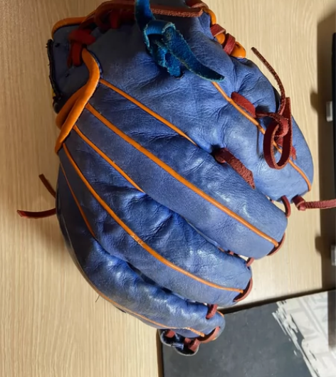 专业青少年棒球手套(左手) 有略微磨损 大...