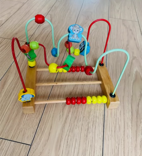 宝宝益智积木串绕珠，欢迎自提，邮寄运费自理...