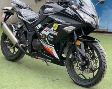 摩托车 进口川崎小忍者R3，V6重机车趴赛...