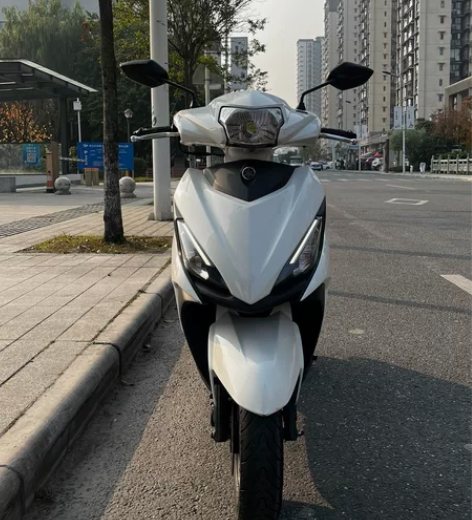 出台个人雅马哈福喜AS125  踏板摩托车...