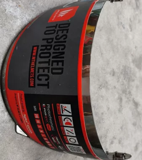 出售Mt揭面盔银色镜片 刮了一点 不影响使...