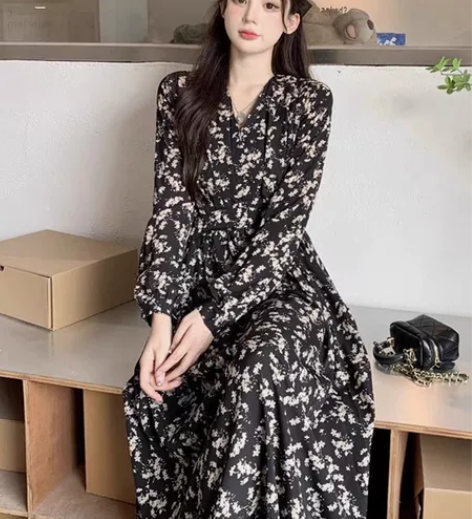 法式复古V领碎花长裙  长袖气质碎花连衣裙...
