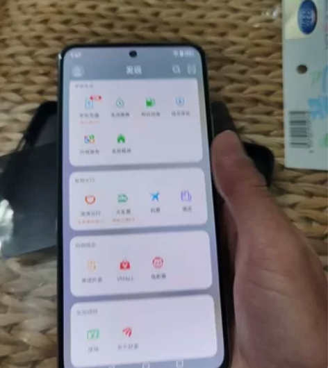 ?华为nova10se，8+128，边角有...