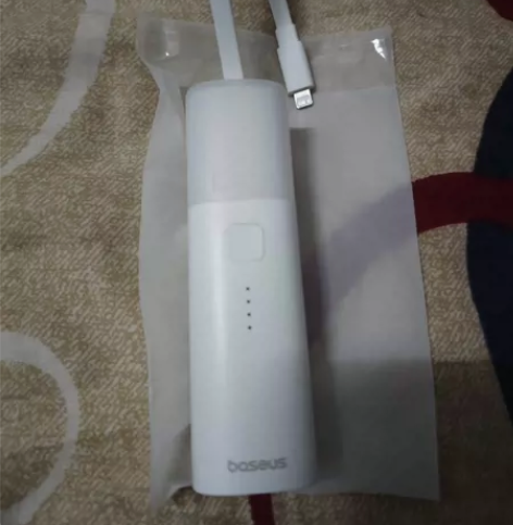 倍思 三合一充电宝充电器自带苹果IP口线 ...