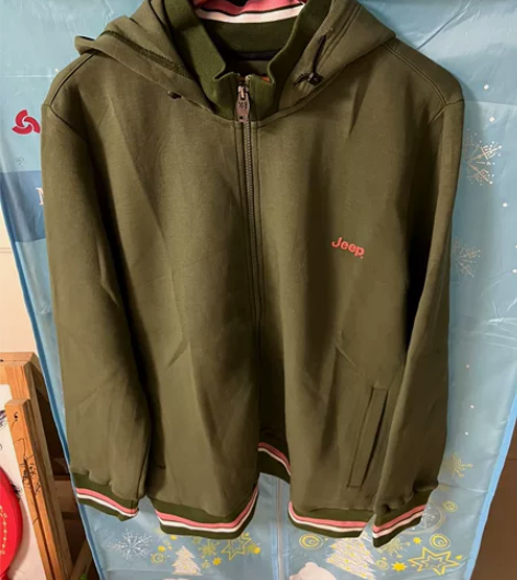 本人闲置一件全新专柜正品购买的23新款JE...