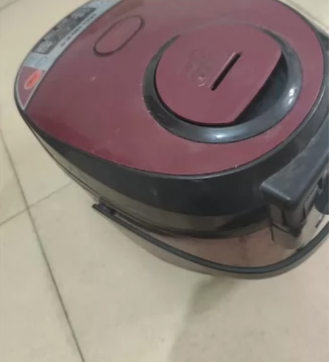美菱3升电饭煲正常，买新的了已经好久没用了...