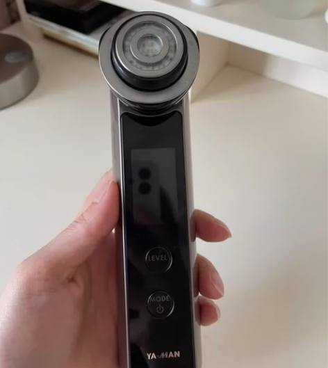 雅萌初代应该是，香港购入买来没用几次闲置了...