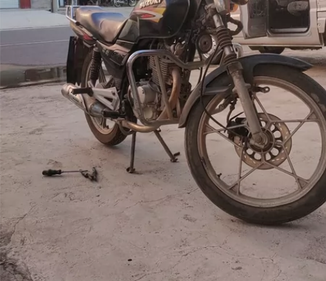 闲置一辆铃木钻豹125摩托车，发动机没有任...