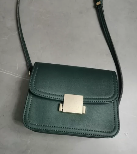 原价300多买的,只是五金件有磨损,其实还...