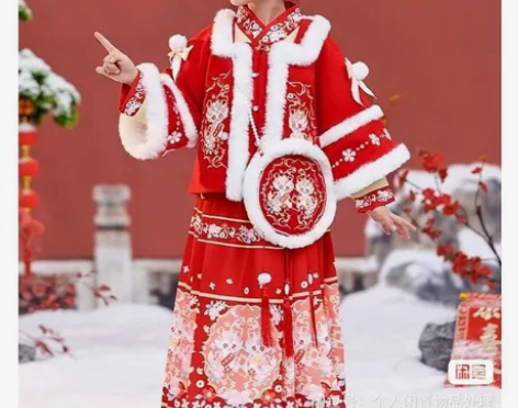 新品原创汉服女童冬款加厚小女孩红色拜年服中...
