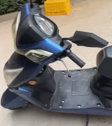 雅迪电动车，电池72伏，可续航四十公里以上...