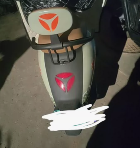 雅迪的电动车，买了没多长时间，年底离开郑州...