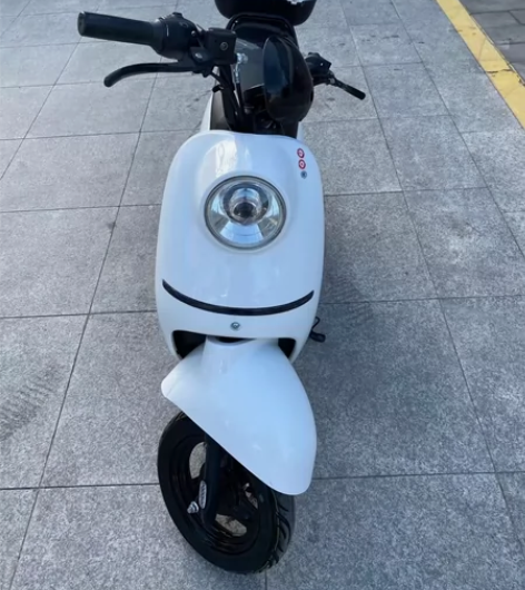 出一台闲置二手电动车，电动车 无划痕无磕碰...