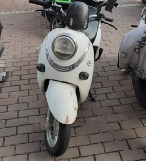 新日电动车 9 成新，因过年回老家，暂时骑...