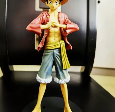 闲置手办，路飞摆件，高25cm，底座宽12...