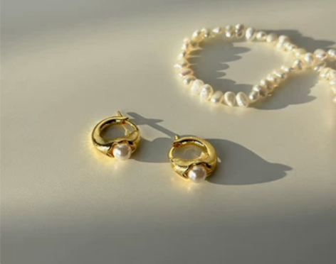 法式珍珠耳环小众设计感耳钉金色耳圈气质 只...