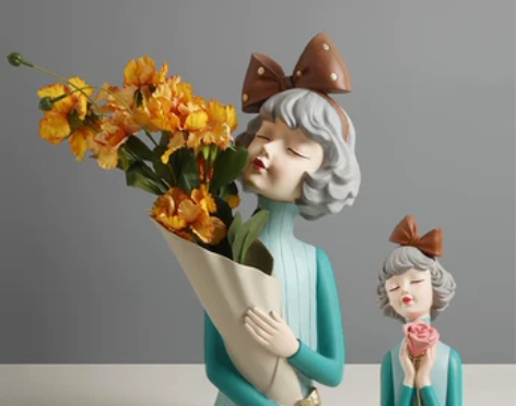 实物很好看，一共两个女孩：大的高约36厘米...