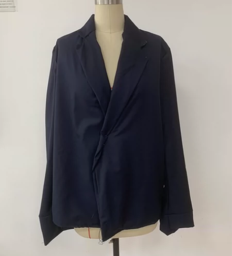 服装设计作业 西装外套成衣设计 藏青色布料...