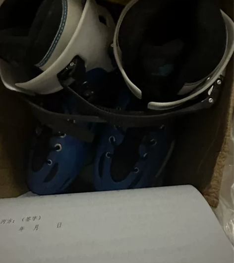 美洲狮轮滑鞋直排滑轮鞋 上社团课买的 没有...