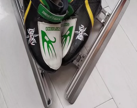 黑龙品牌38码短道速滑冰刀鞋 碳纤维鞋壳，...