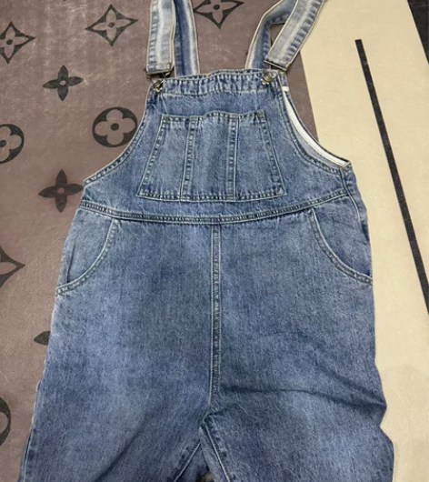 背带裤,内里包边包条。80-140斤内穿都...