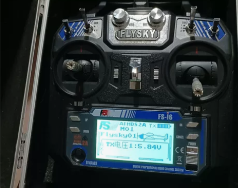 富斯遥控器 仅开机测试爽快送图中遥控器控箱...