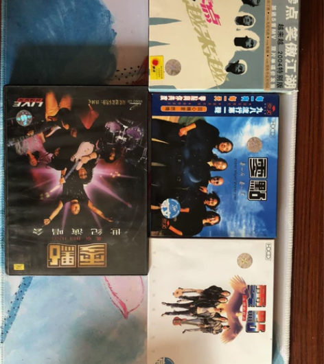 零点乐队经典绝版五张专辑及演唱会,全新仅拆...
