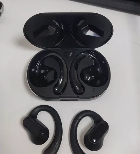 120出，99新，大牌耳机，只是没贴牌。 ...