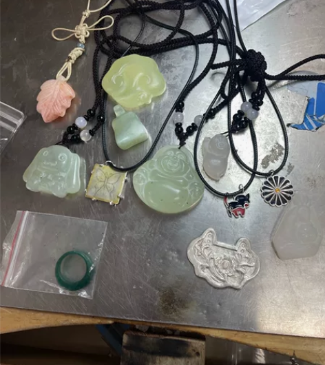 卖玉雕，珐琅，錾刻成品和半成品作业，拿图私...