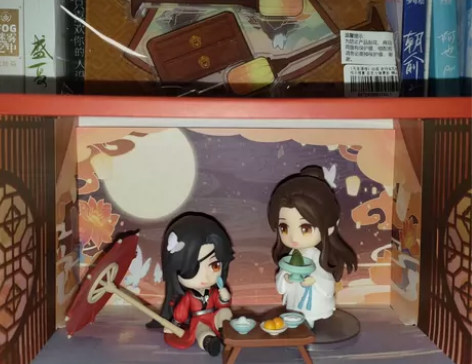 出天官赐福极乐雅宴手办,一直摆在书架上没怎...