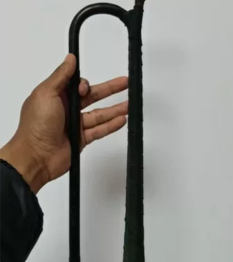 铜的老冲锋号，经过战火硝烟的洗礼，保存至今...