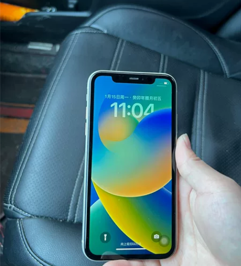 苹果11白色128g外观有点磕碰屏幕完美 ...