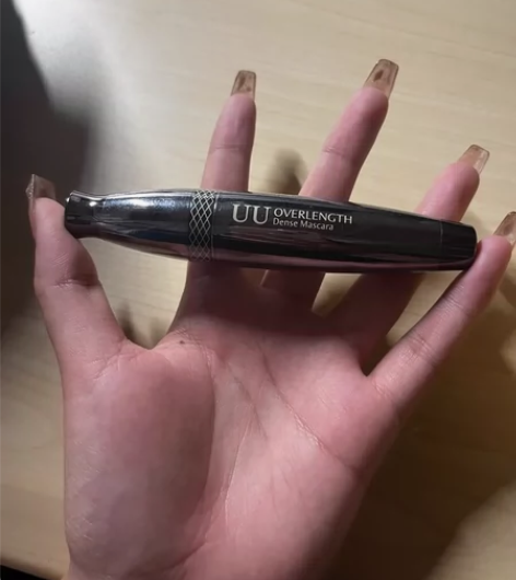 睫毛膏太多了，用不完，全新未拆封，有意私聊...