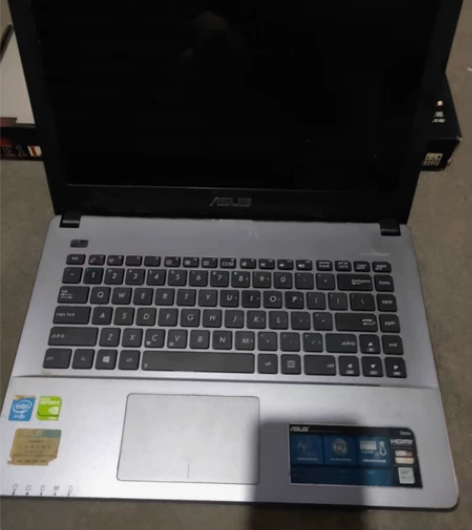 华硕笔记本，不厚超薄那种，键盘有几个健不好...
