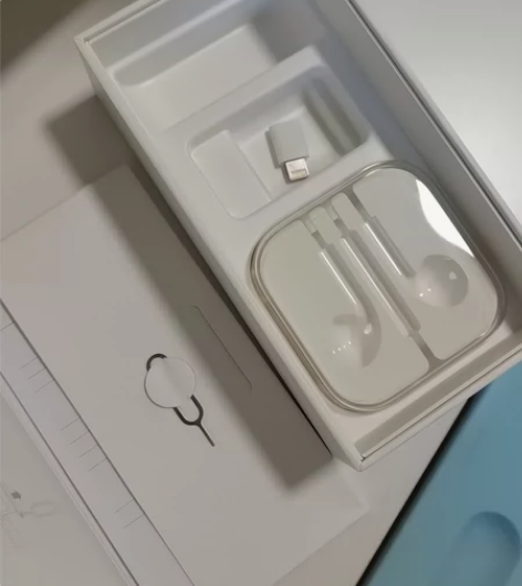 Apple苹果iPhone5手机包装及配件...