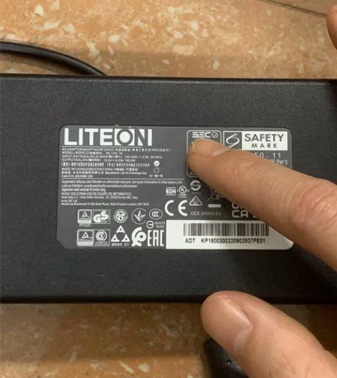 包邮原装宏基新款超薄180W适配器 输出：...