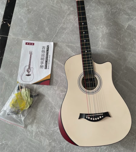 毕业了带不走，原价1400买的几乎全新吉他...