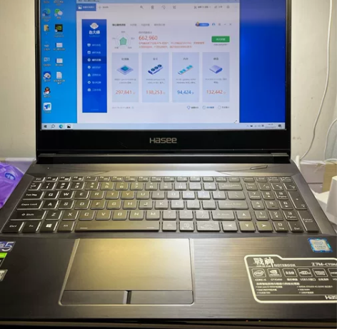 神舟战神z7，15.6寸屏幕，i5 930...