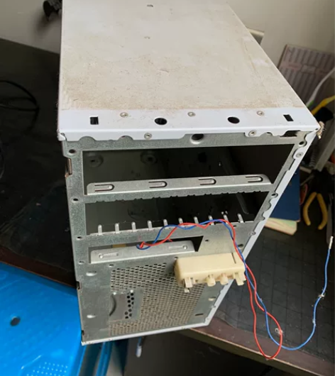 联想电脑机箱，钢材厚实，太重了，外地不包邮...