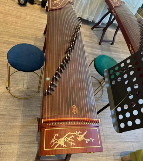 翔声古筝，1000低价出，几乎全新，琴包琴...