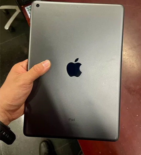 ipad9黑色 64g 很新 买来很爱惜 ...