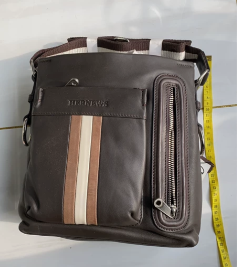 全新 头层牛皮男士单肩斜挎包 感兴趣的话点...