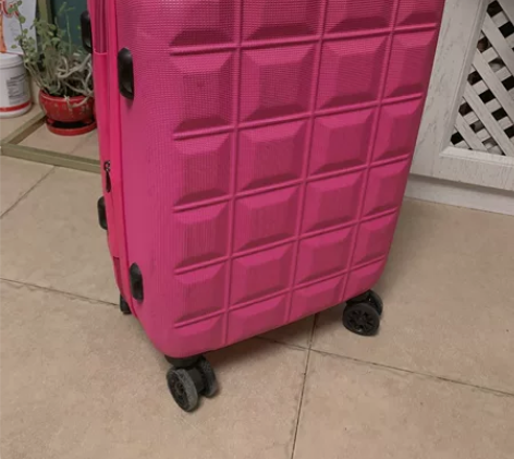 自己家用拉杆箱、质量很好很结实、标准登机箱...