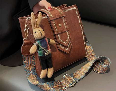 高级感小包包女包2023新款时尚秋冬复古宽...