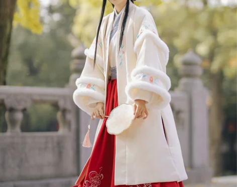 慕雪橙橙 原创汉服女秋冬汉元素毛呢大衣改良...