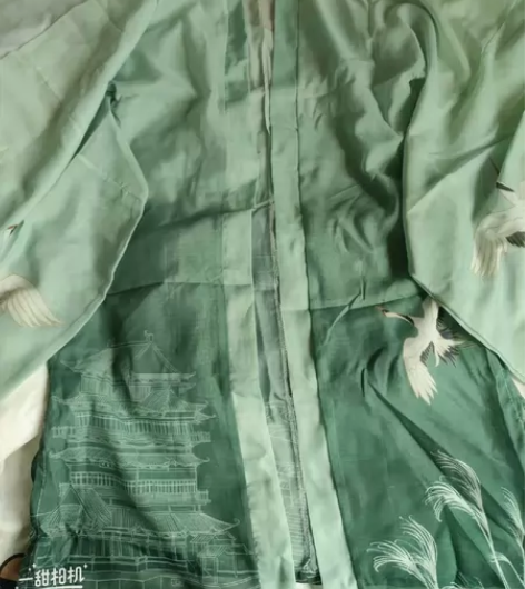 渐变色汉服,仅试穿过,非远包邮,想要的私聊...