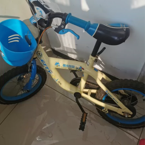 小自行车带辅助轮，买回来没怎么骑 感兴趣的...