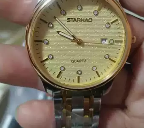 非机械表,石英手表。实体店铺关门,高挡手表...